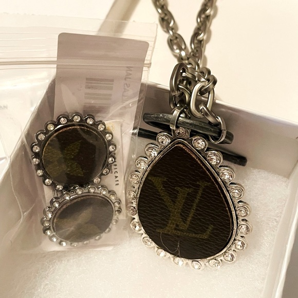 Medallion Chain Necklace Matching Earrings Set Rhinestones Bling Mother’s Day - Picture 1 of 5